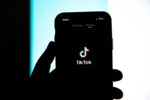 Nouvel accord TikTok vs Universal: artistes mieux rémunérés?