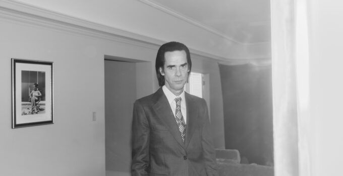 Nick Cave révèle "Long Dark Night" avant nouvel album