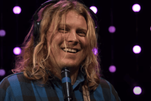 Ty Segall déclare sa flamme à la batterie avec "The