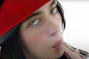 "Billie Eilish's 'Birds of a Feather' Tops Billboard Global 200"