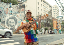 Manu Chao revient avec l'album lumineux "Viva Tu"