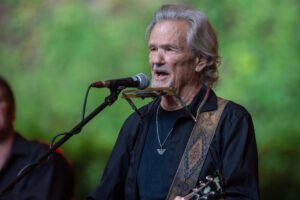 Mort de Kris Kristofferson, ponte country et acteur